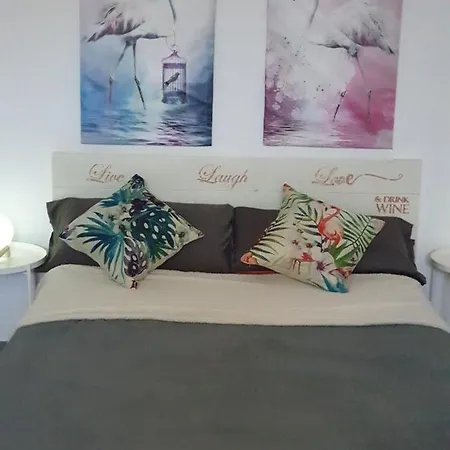 Flamingo With Terrace And Private Bath By Flamingo House